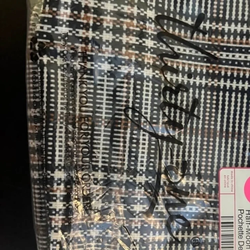 Thirty-One Check Half Moon Pouch In Plaid About You Weave- NEW! - Picture 2 of 2